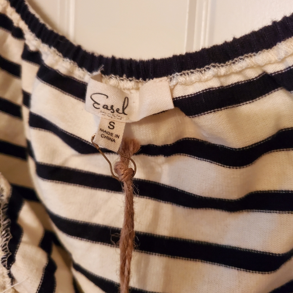 Off shoulder top - Picture 3 of 4